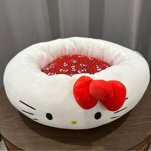 Sanrio Hello Kitty and Friends White Plush Pet Bed NWT